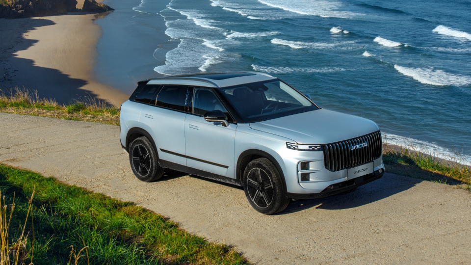 Front angled view of Jaecoo vehicle at the sea